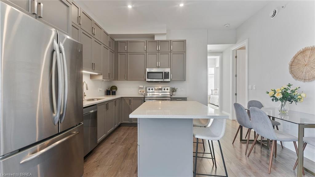 103A-85 Morrell Street, Brantford, ON - Indoor Photo Showing Kitchen With Upgraded Kitchen