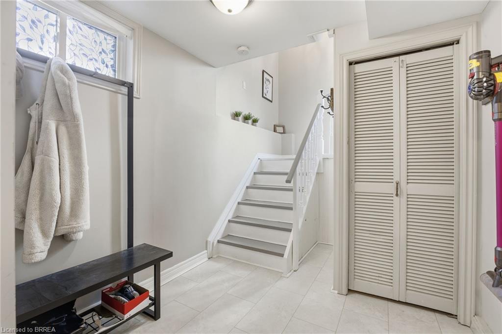 7 Acres Street, Paris, ON - Indoor Photo Showing Other Room