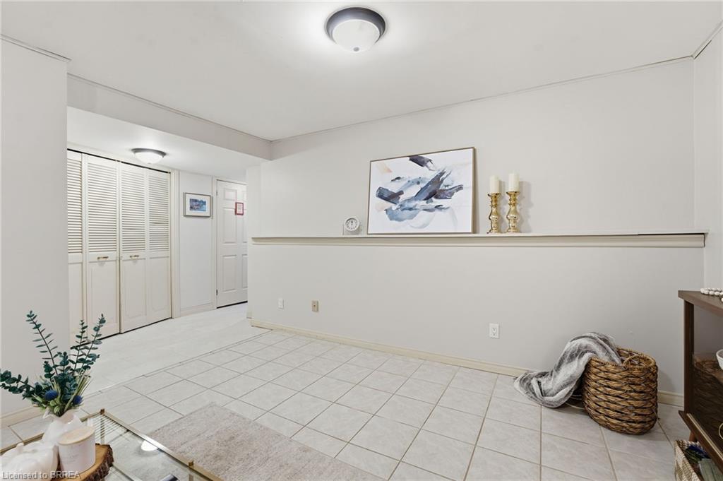 7 Acres Street, Paris, ON - Indoor Photo Showing Other Room