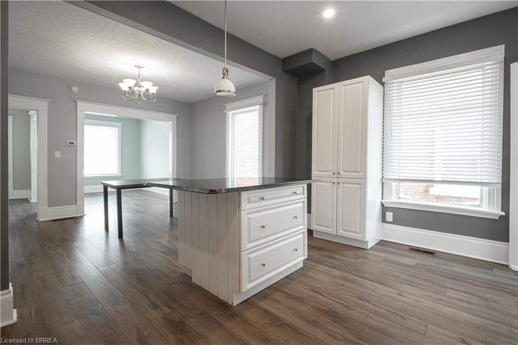 24 Campbell Street, Brantford, ON - Indoor