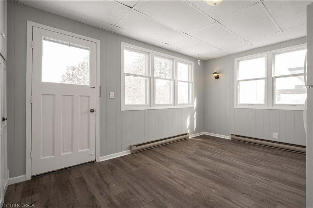 24 Campbell Street, Brantford, ON - Indoor Photo Showing Other Room