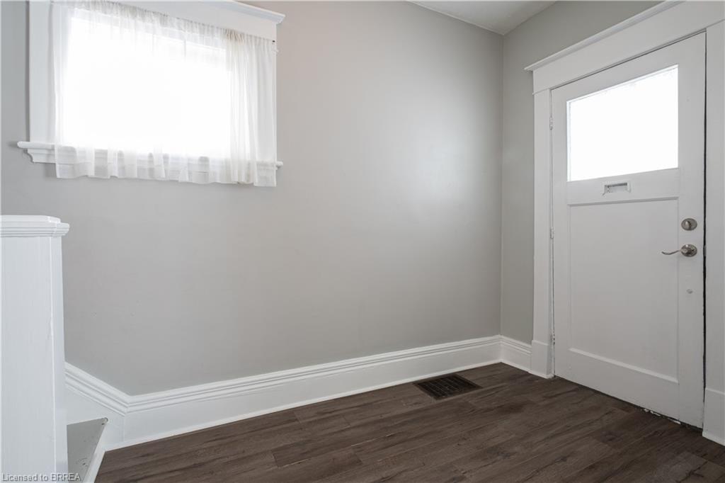 24 Campbell Street, Brantford, ON - Indoor Photo Showing Other Room