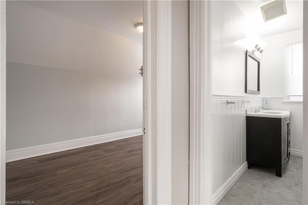 24 Campbell Street, Brantford, ON - Indoor Photo Showing Other Room
