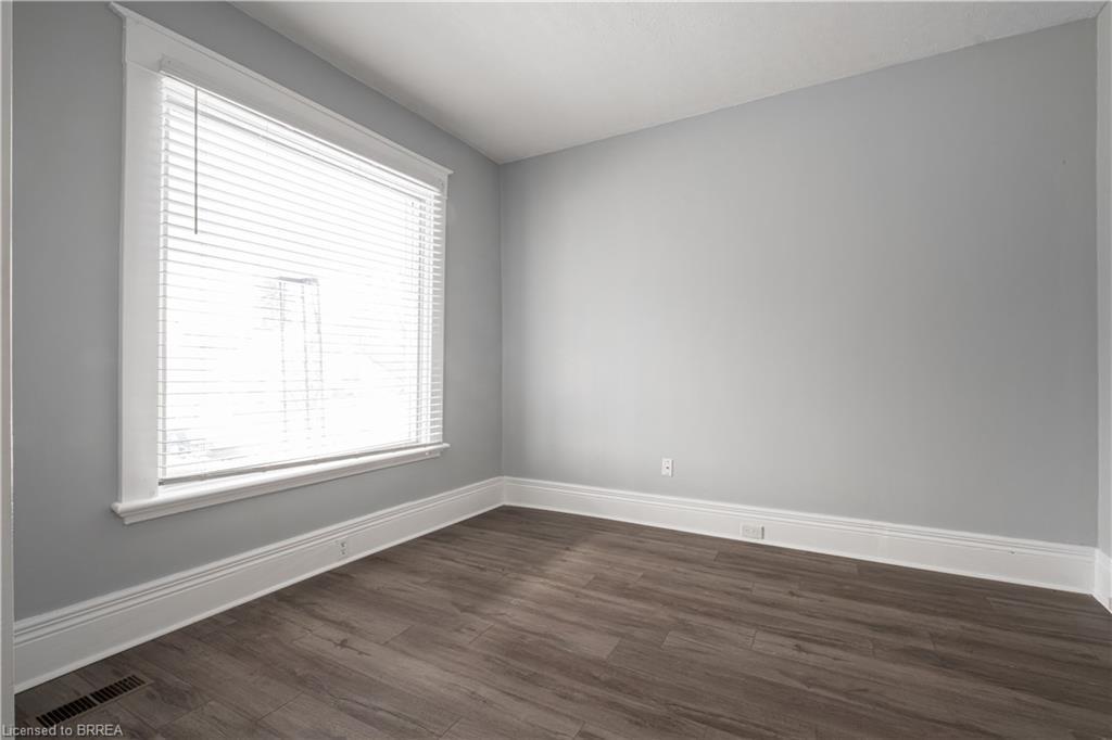 24 Campbell Street, Brantford, ON - Indoor Photo Showing Other Room