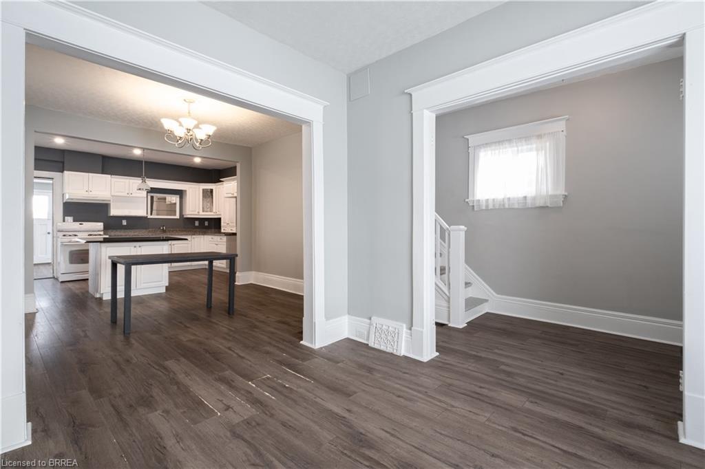 24 Campbell Street, Brantford, ON - Indoor Photo Showing Other Room