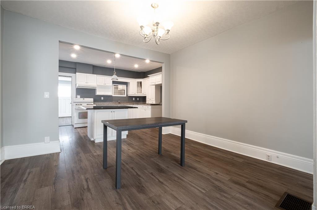 24 Campbell Street, Brantford, ON - Indoor Photo Showing Other Room