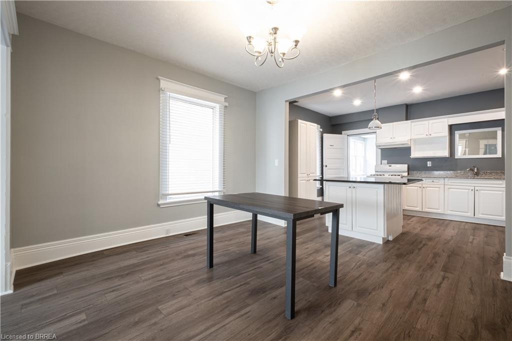 24 Campbell Street, Brantford, ON - Indoor