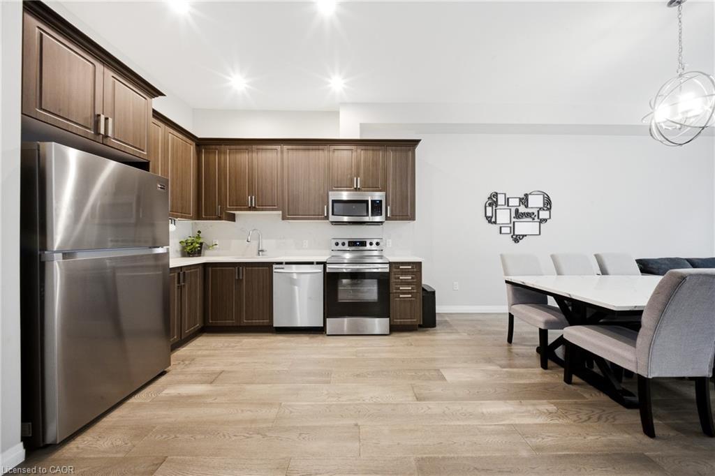 102A-85 Morrell Street, Brantford, ON - Indoor Photo Showing Kitchen
