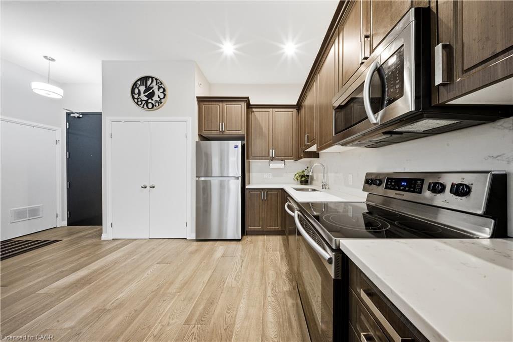 102A-85 Morrell Street, Brantford, ON - Indoor Photo Showing Kitchen