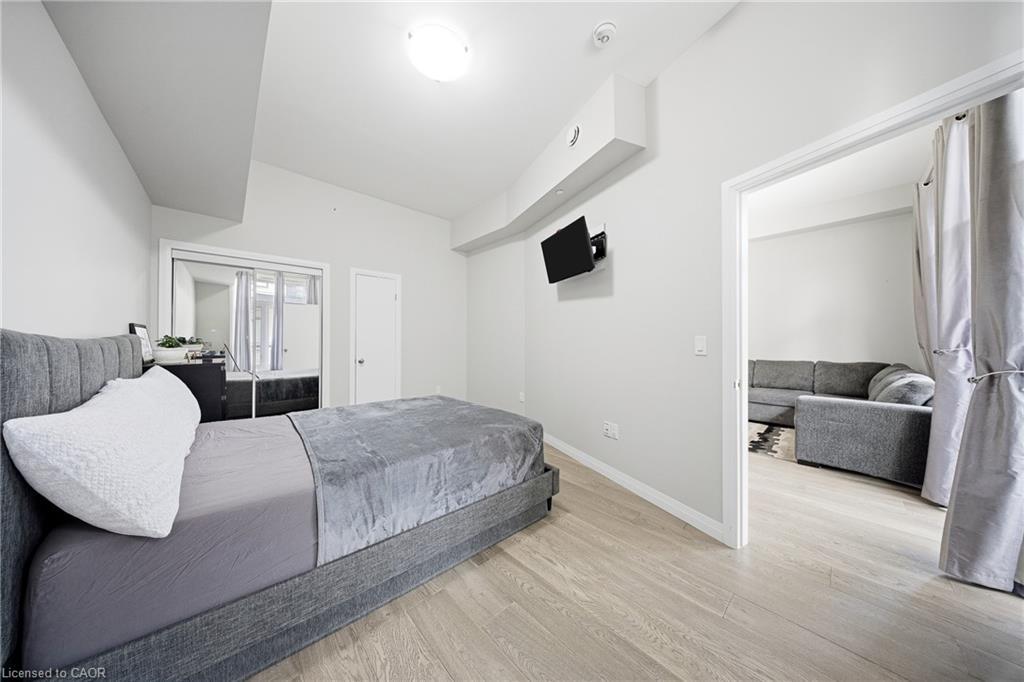 102A-85 Morrell Street, Brantford, ON - Indoor Photo Showing Bedroom