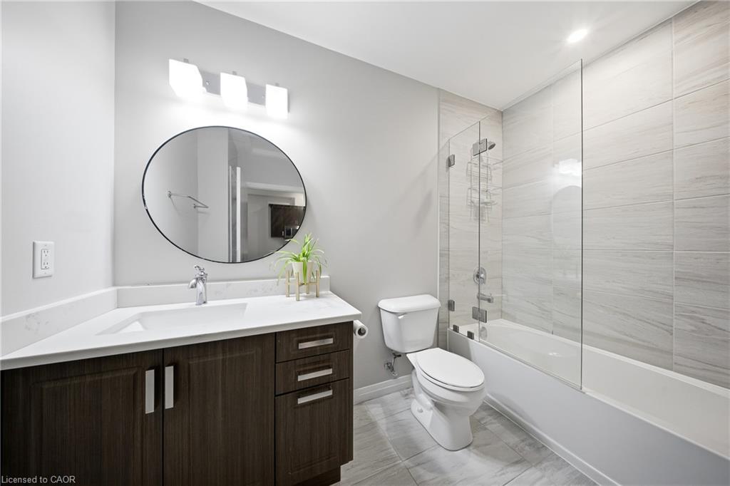 102A-85 Morrell Street, Brantford, ON - Indoor Photo Showing Bathroom