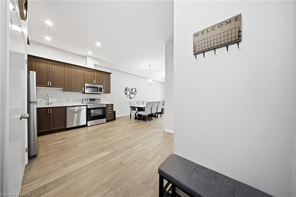 102A-85 Morrell Street, Brantford, ON - Indoor Photo Showing Kitchen