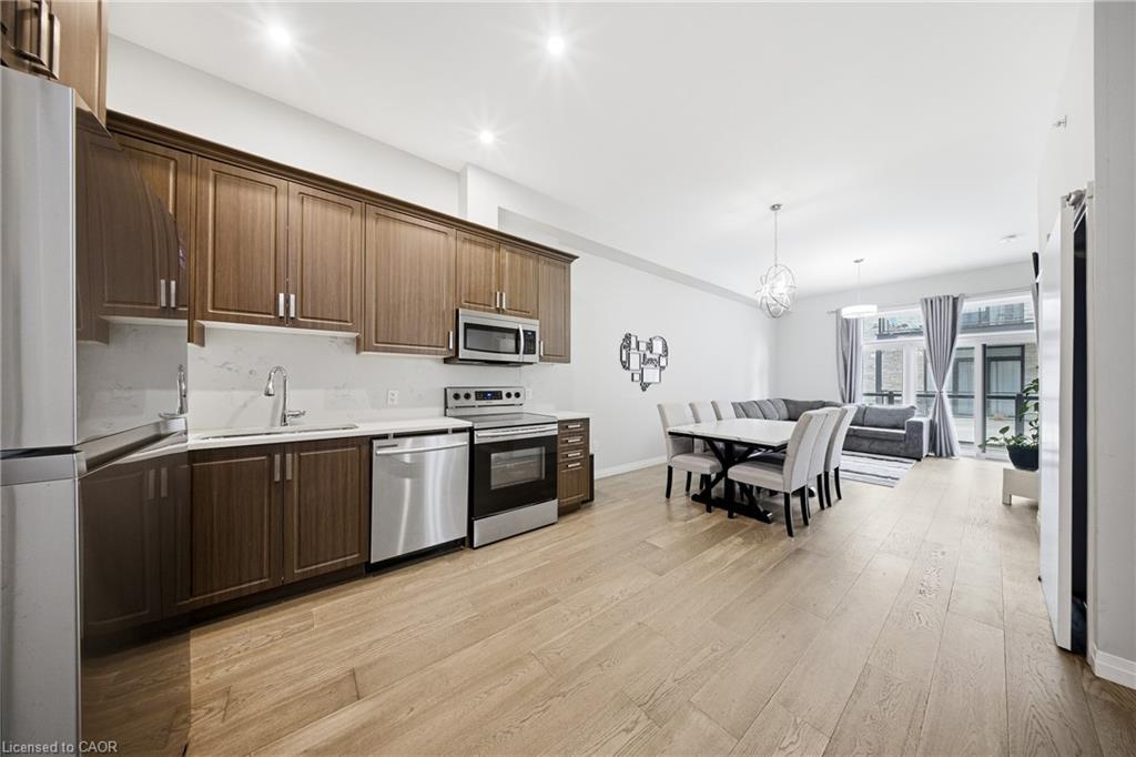102A-85 Morrell Street, Brantford, ON - Indoor Photo Showing Kitchen