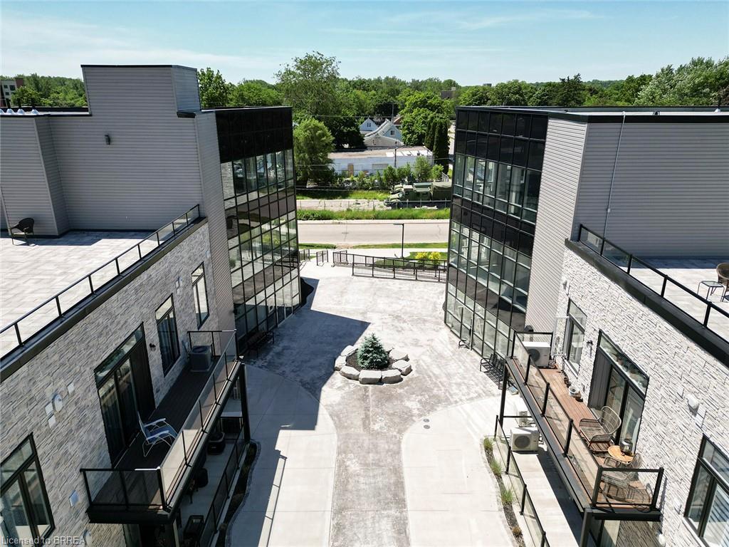 107-85B Morrell Street, Brantford, ON - Outdoor