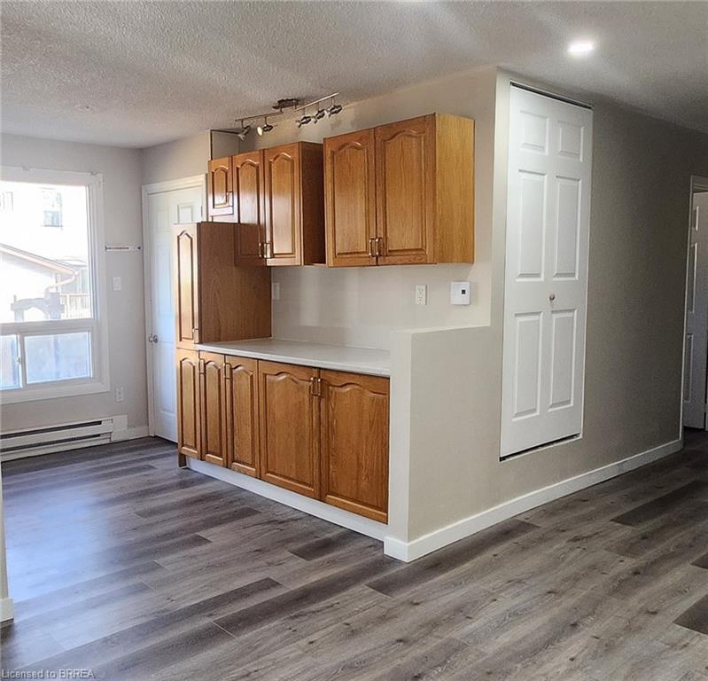 25 Sheldon Street, Brantford, ON - Indoor Photo Showing Kitchen
