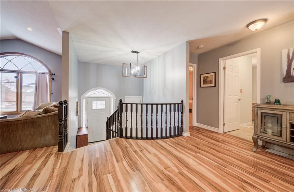 14 Laycock Street, Brantford, ON - Indoor