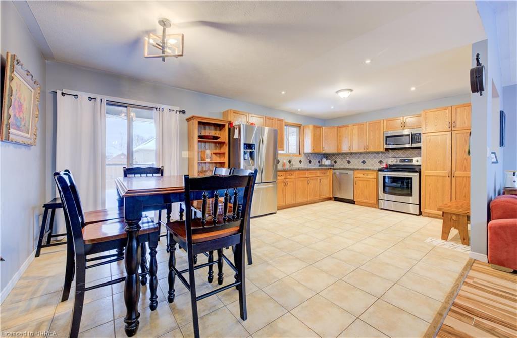 14 Laycock Street, Brantford, ON - Indoor