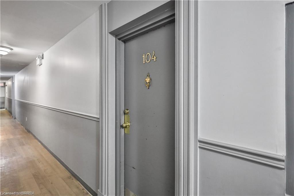 104-793 Colborne Street E, Brantford, ON - Indoor Photo Showing Other Room