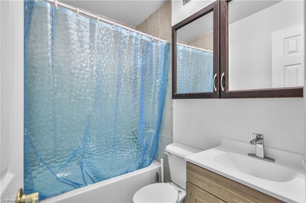 104-793 Colborne Street E, Brantford, ON - Indoor Photo Showing Bathroom