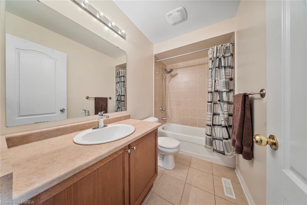 38-470 Beach Boulevard, Hamilton, ON - Indoor Photo Showing Bathroom