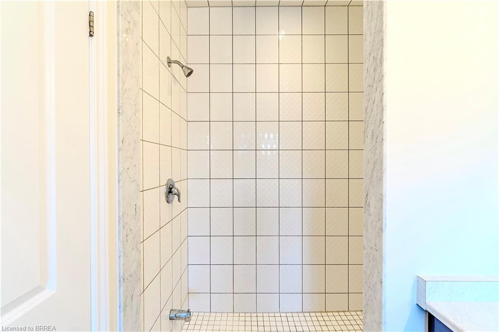 38 Hutchison Road, Guelph, ON - Indoor Photo Showing Bathroom