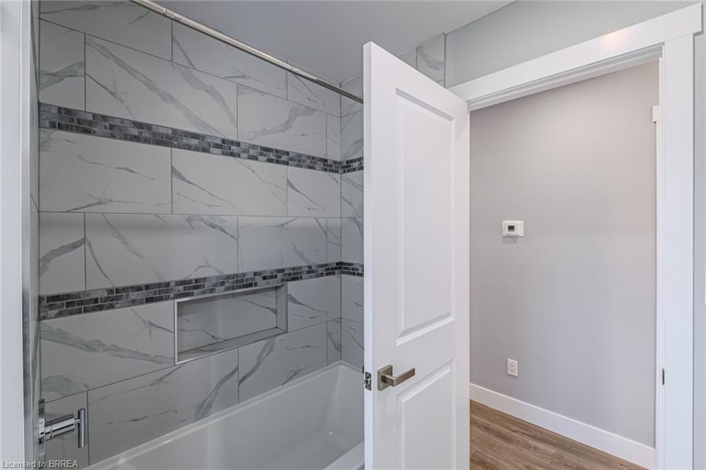 14 Montour Place, Brantford, ON - Indoor Photo Showing Other Room