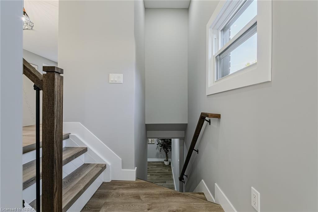 14 Montour Place, Brantford, ON - Indoor Photo Showing Other Room