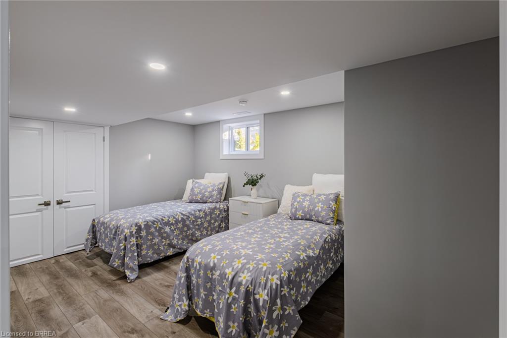 14 Montour Place, Brantford, ON - Indoor Photo Showing Bedroom