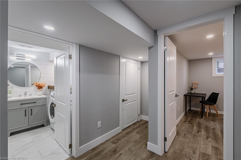 14 Montour Place, Brantford, ON - Indoor