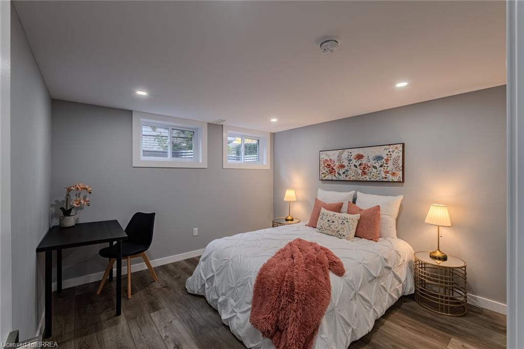14 Montour Place, Brantford, ON - Indoor Photo Showing Bedroom