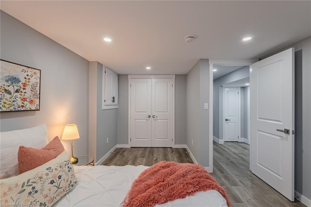 14 Montour Place, Brantford, ON - Indoor Photo Showing Bedroom
