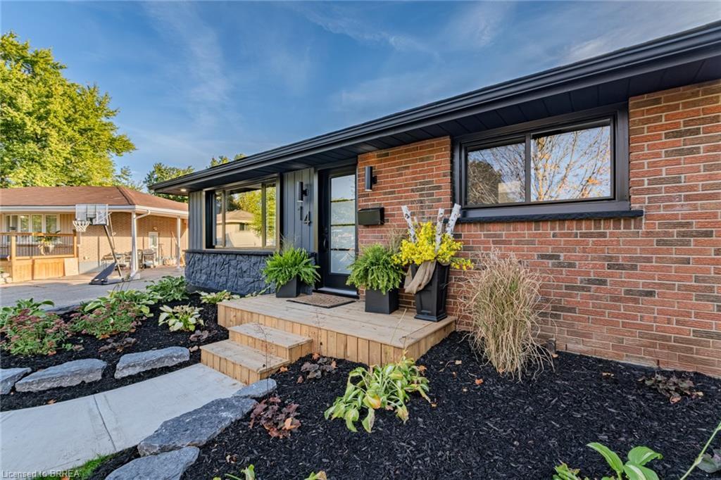 14 Montour Place, Brantford, ON - Outdoor With Deck Patio Veranda