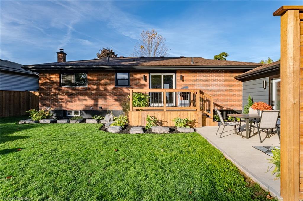 14 Montour Place, Brantford, ON - Outdoor With Deck Patio Veranda