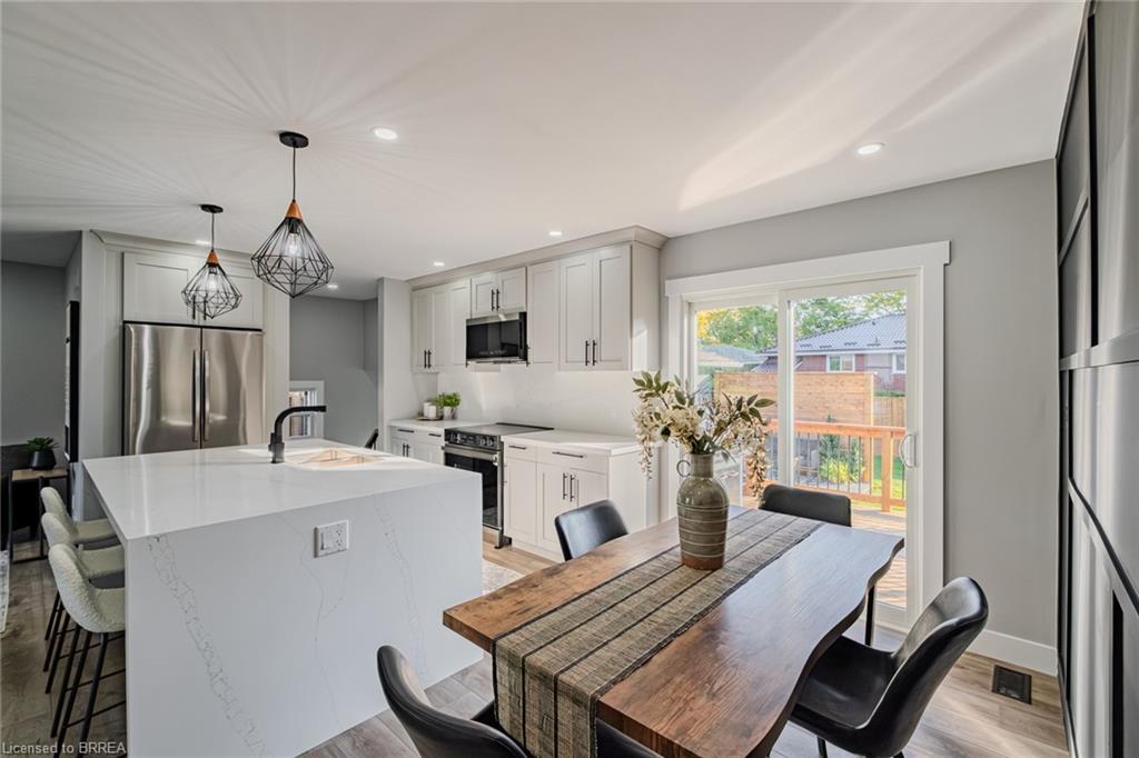 14 Montour Place, Brantford, ON - Indoor