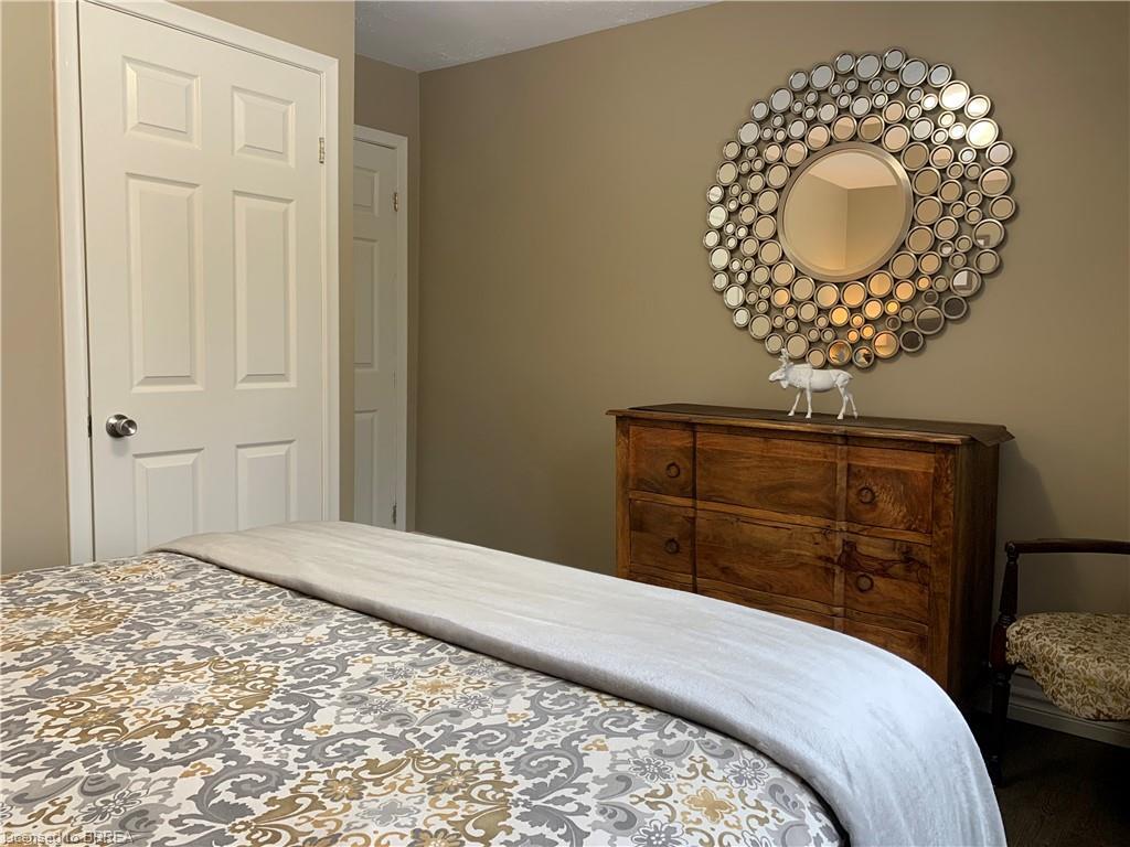 2532 Governors Road, Lynden, ON - Indoor Photo Showing Bedroom