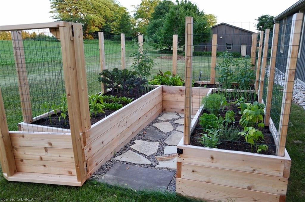 2532 Governors Road, Lynden, ON - Outdoor