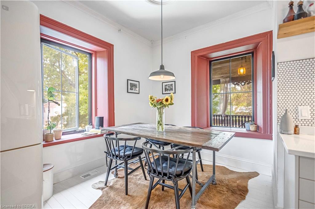 57 Main Street, Paris, ON - Indoor Photo Showing Dining Room