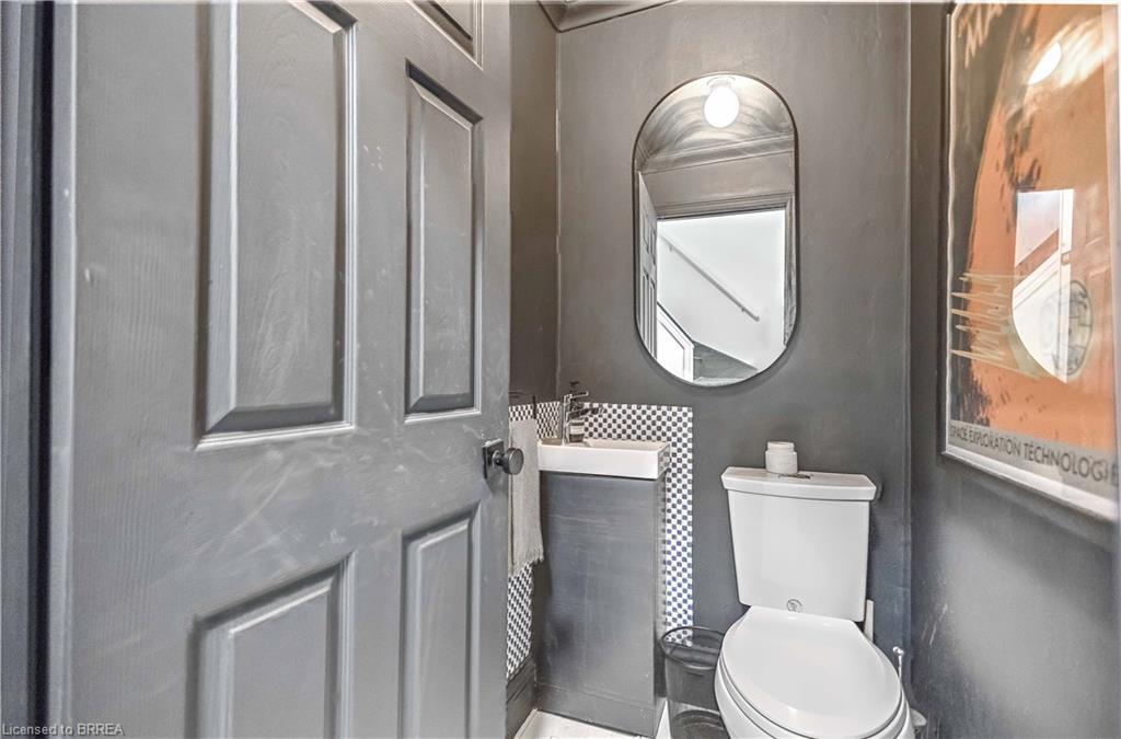 57 Main Street, Paris, ON - Indoor Photo Showing Bathroom