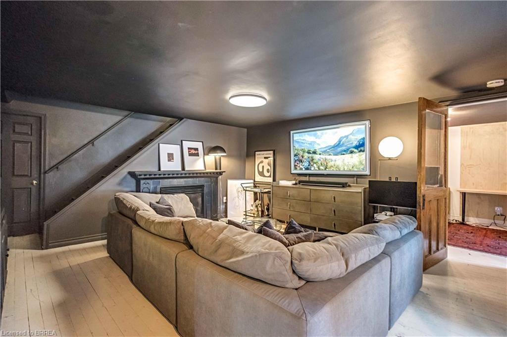 57 Main Street, Paris, ON - Indoor