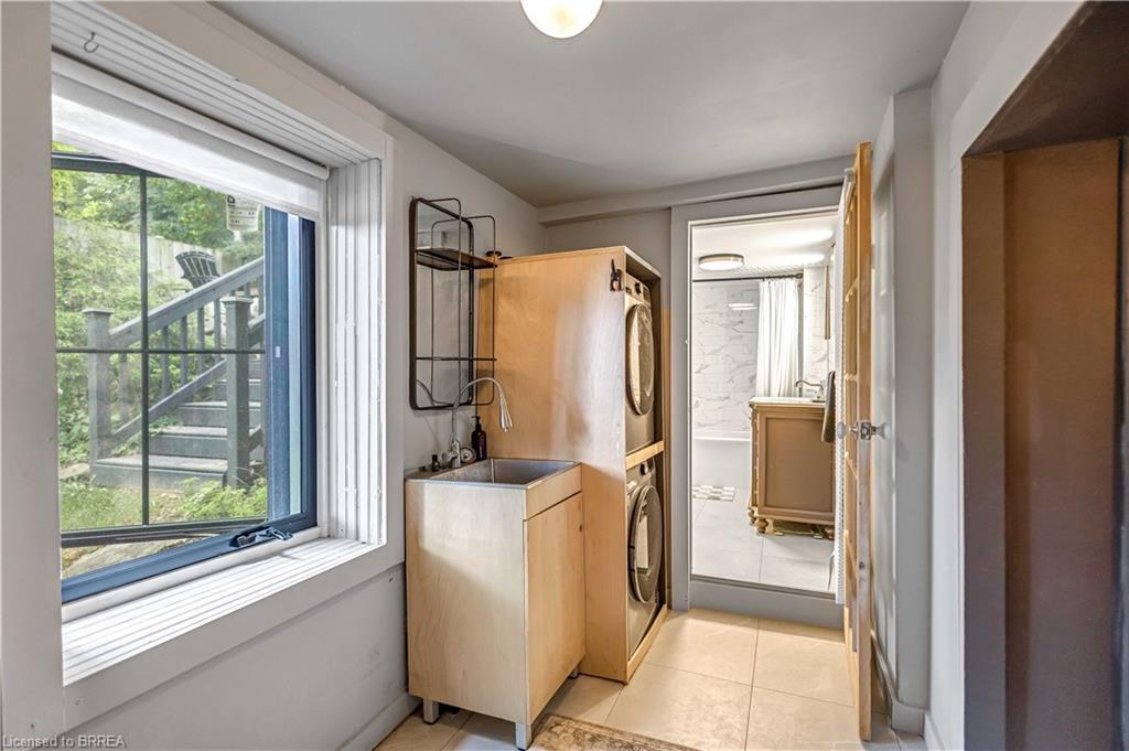 57 Main Street, Paris, ON - Indoor Photo Showing Laundry Room