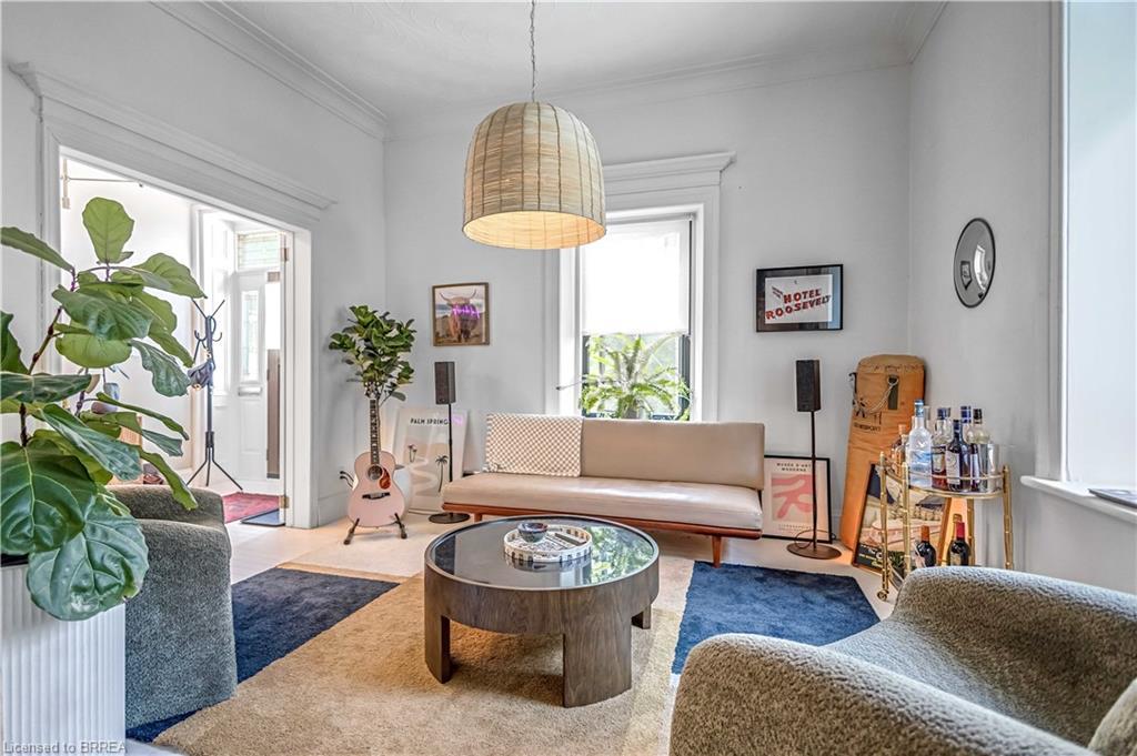 57 Main Street, Paris, ON - Indoor Photo Showing Living Room