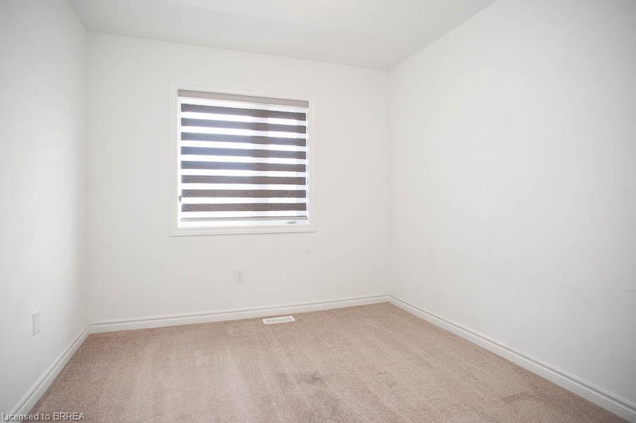 7 Poole Street, Brantford, ON - Indoor Photo Showing Other Room