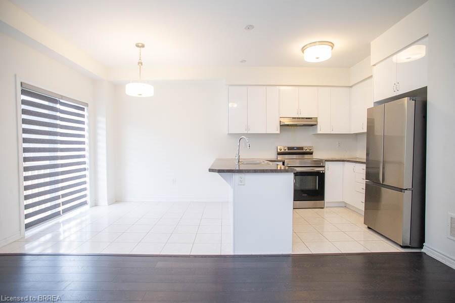 7 Poole Street, Brantford, ON - Indoor Photo Showing Kitchen With Stainless Steel Kitchen