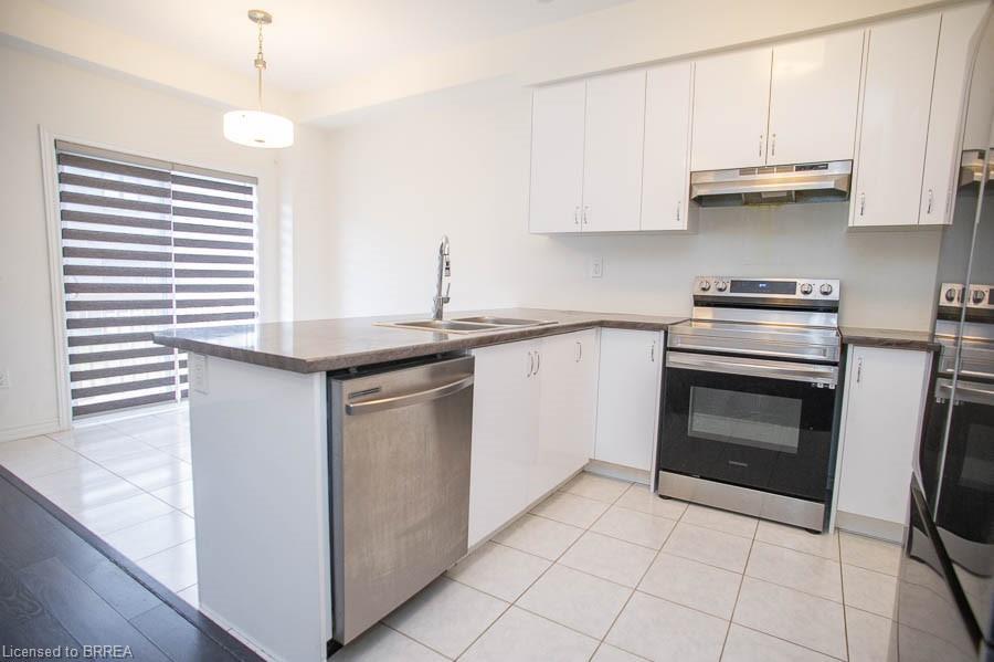 7 Poole Street, Brantford, ON - Indoor Photo Showing Kitchen With Stainless Steel Kitchen With Double Sink