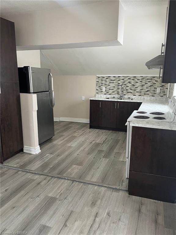 2-153 Albion Street, Brantford, ON - Indoor Photo Showing Other Room