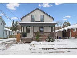 17 Ball Street Paris, ON N3L 1W8