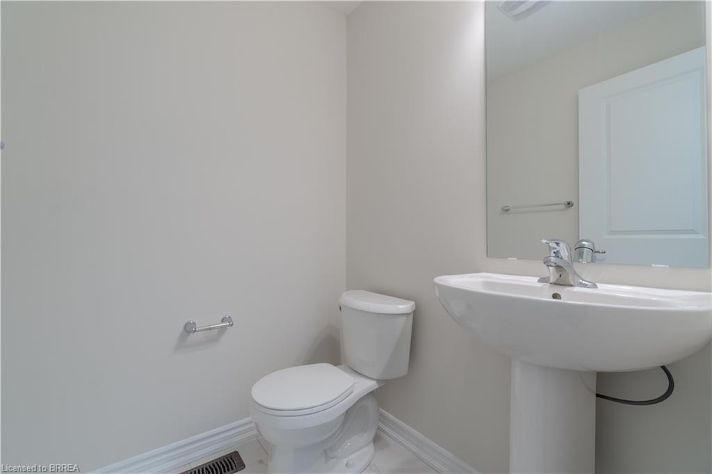 81-620 Colborne Street W, Brantford, ON - Indoor Photo Showing Bathroom