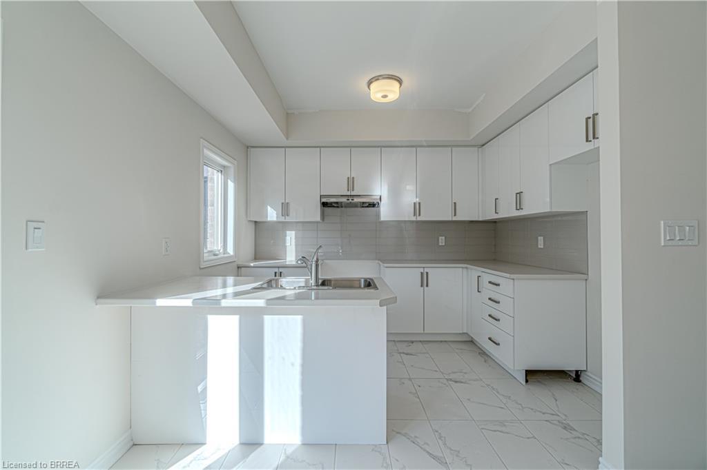 81-620 Colborne Street W, Brantford, ON - Indoor Photo Showing Kitchen With Double Sink