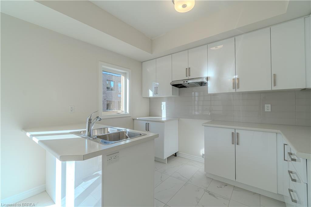 81-620 Colborne Street W, Brantford, ON - Indoor Photo Showing Kitchen With Double Sink