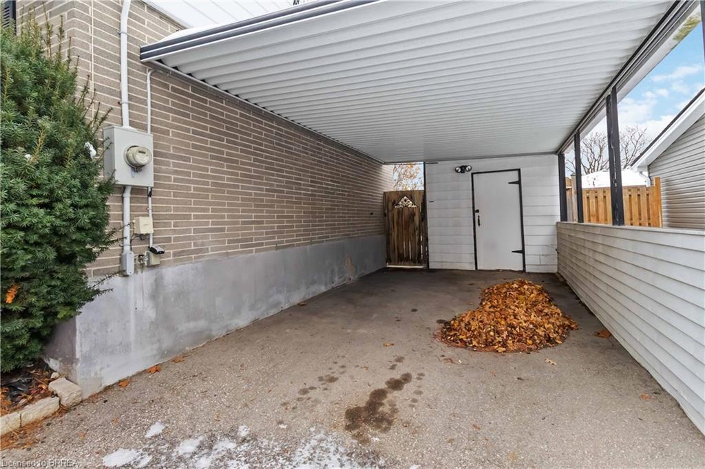 10 Albemarle Street, Brantford, ON - Outdoor With Exterior